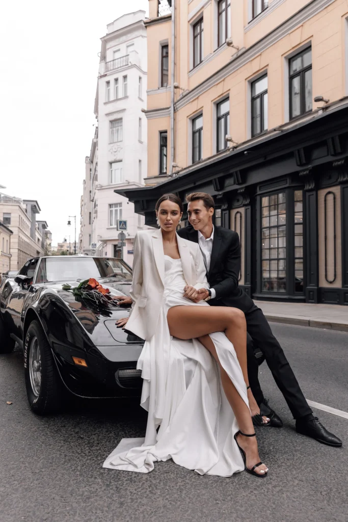 Свадебная фотосессия для двоих на Патриарших прудах